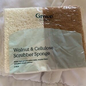 Grove walnut and cellulose sponge